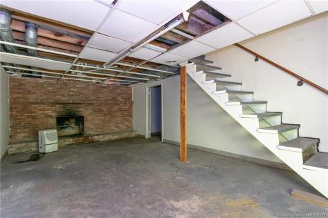 16 Woods Road Fairview NC 28730