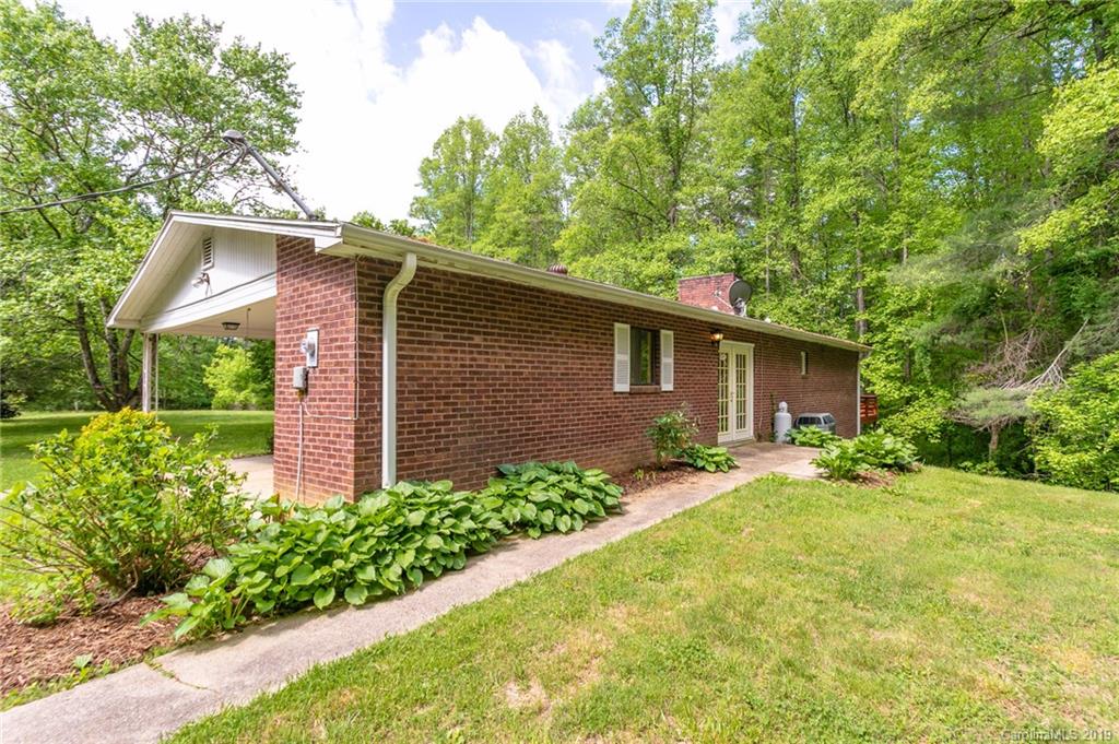 16 Woods Road Fairview NC 28730