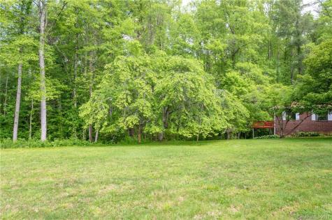 16 Woods Road Fairview NC 28730