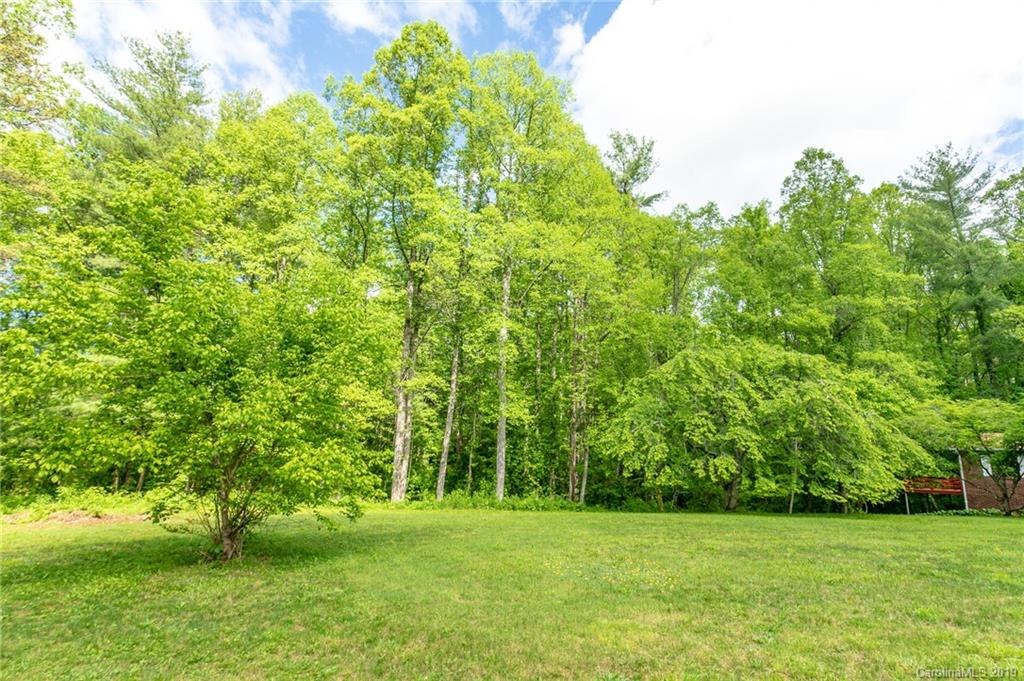 16 Woods Road Fairview NC 28730
