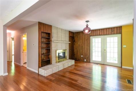 16 Woods Road Fairview NC 28730
