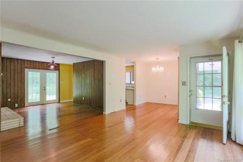 16 Woods Road Fairview NC 28730