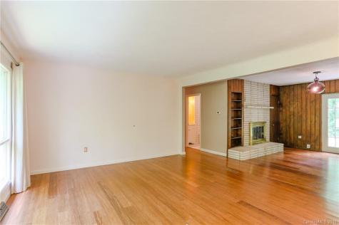 16 Woods Road Fairview NC 28730