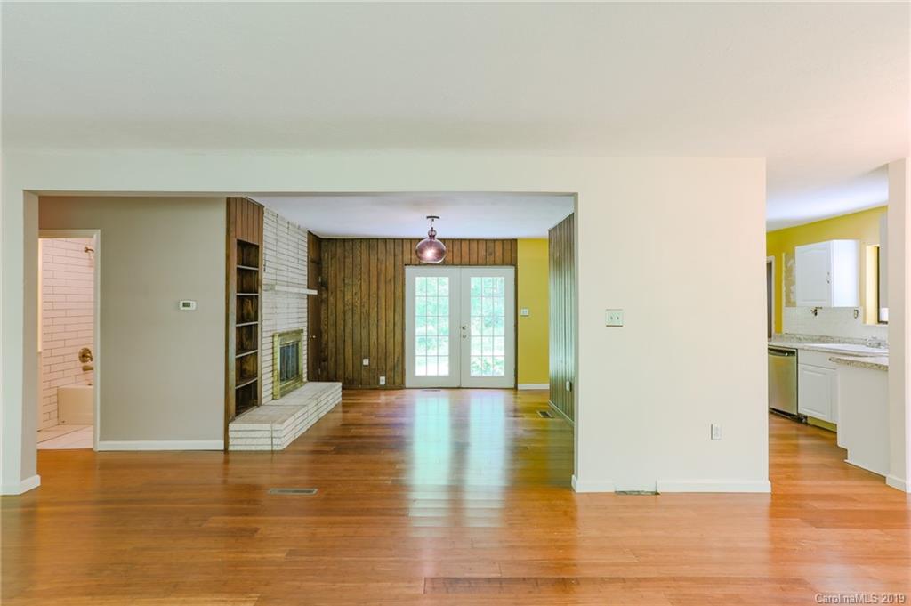 16 Woods Road Fairview NC 28730