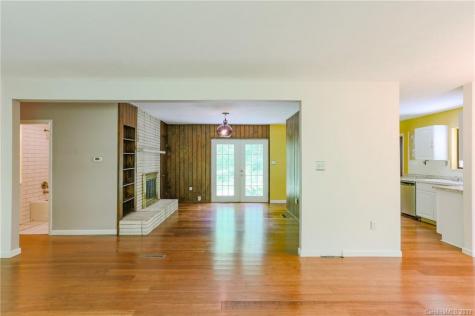 16 Woods Road Fairview NC 28730