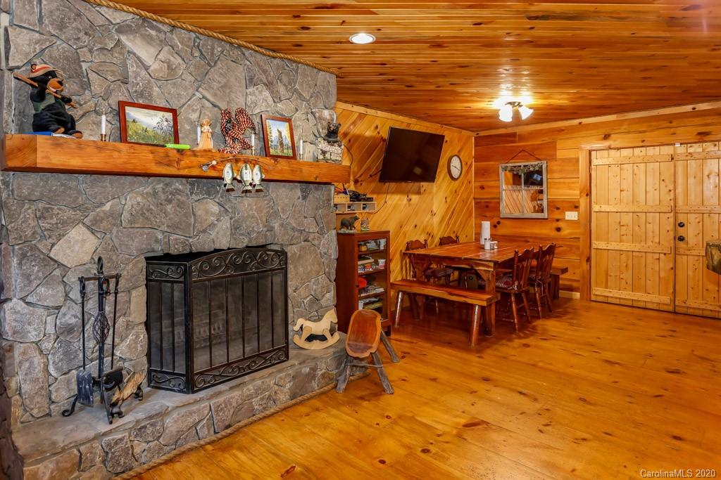 587 Pheasant Street Lake Lure NC 28746