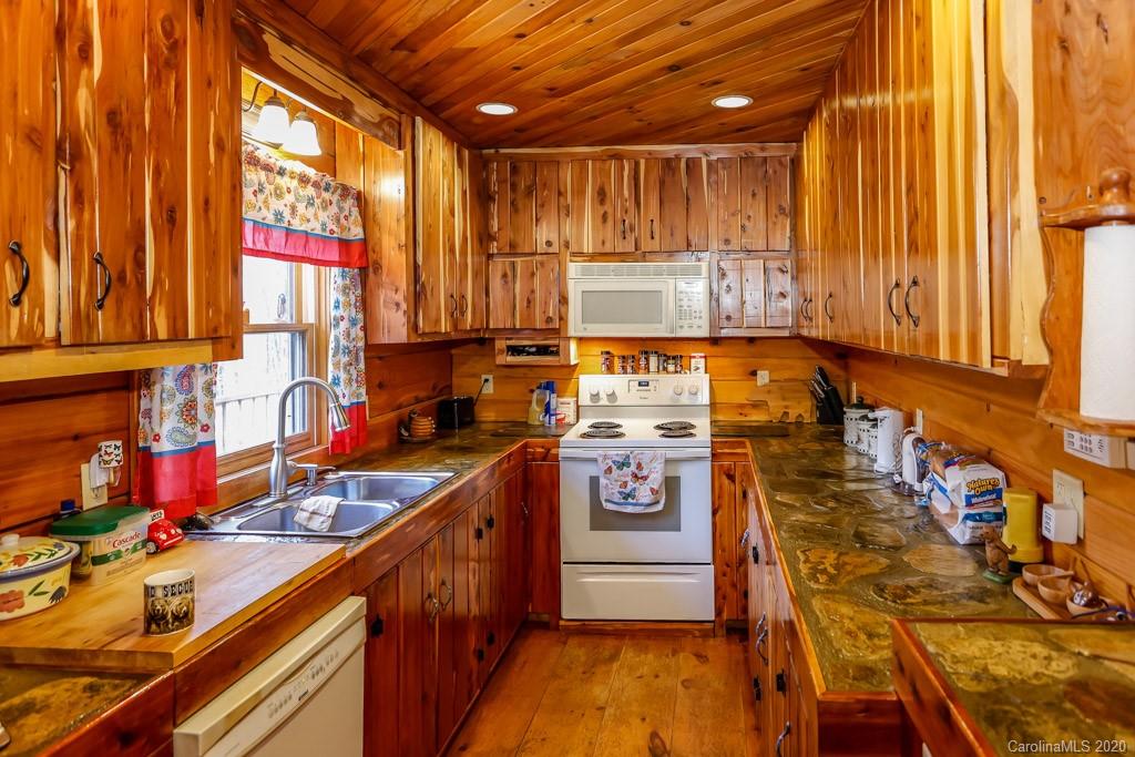 587 Pheasant Street Lake Lure NC 28746