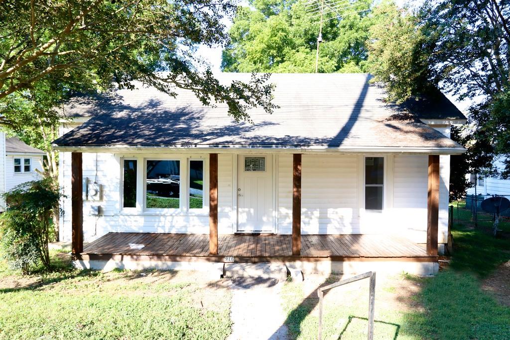 916 N Davis Avenue Newton NC 28658