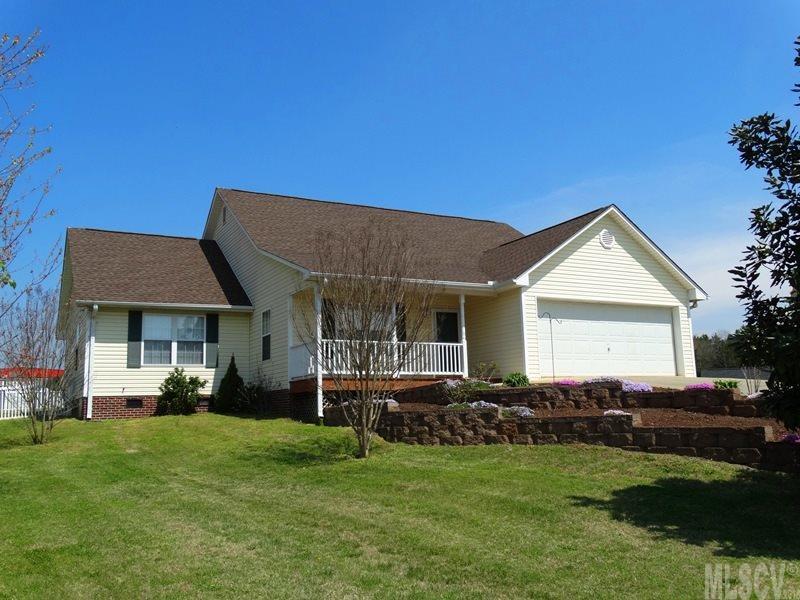 1812 Twin Ponds Drive Hickory NC 28602
