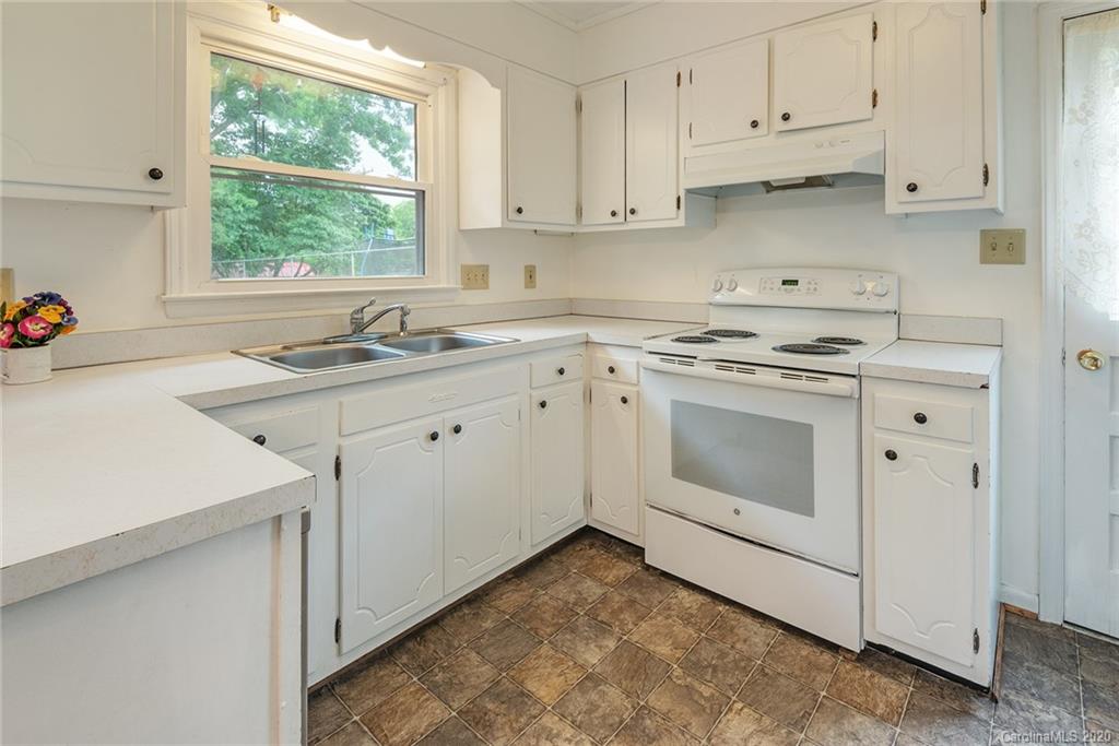 27 Morgan Boulevard Arden NC 28704