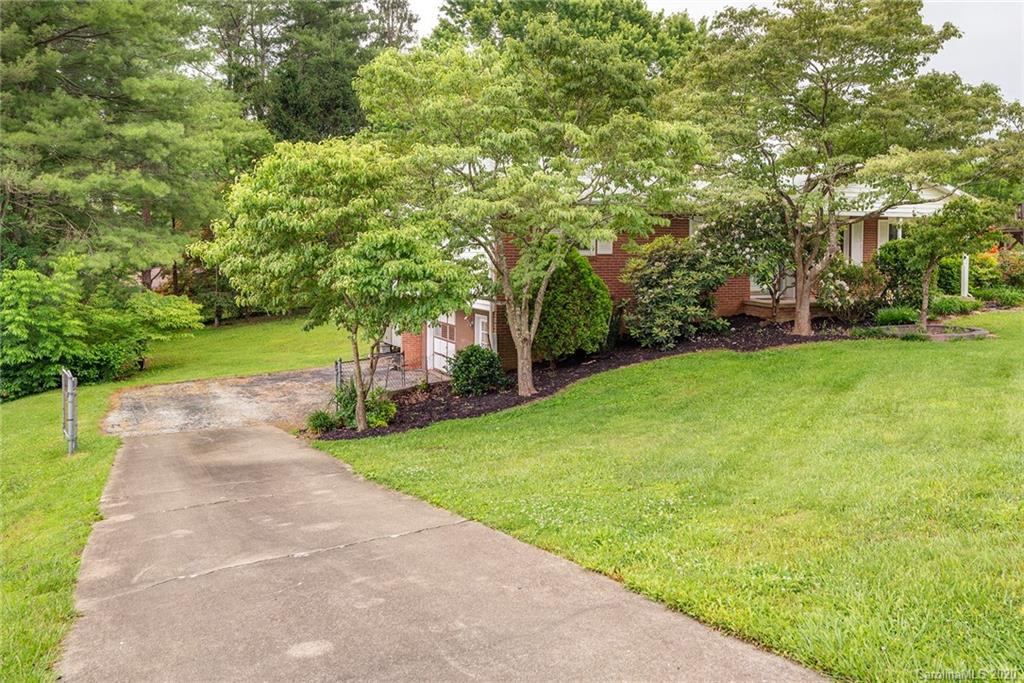 27 Morgan Boulevard Arden NC 28704
