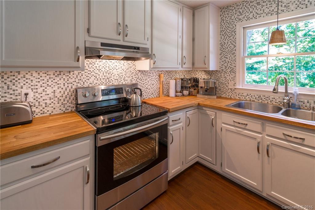 15 Strathmore Drive Arden NC 28704
