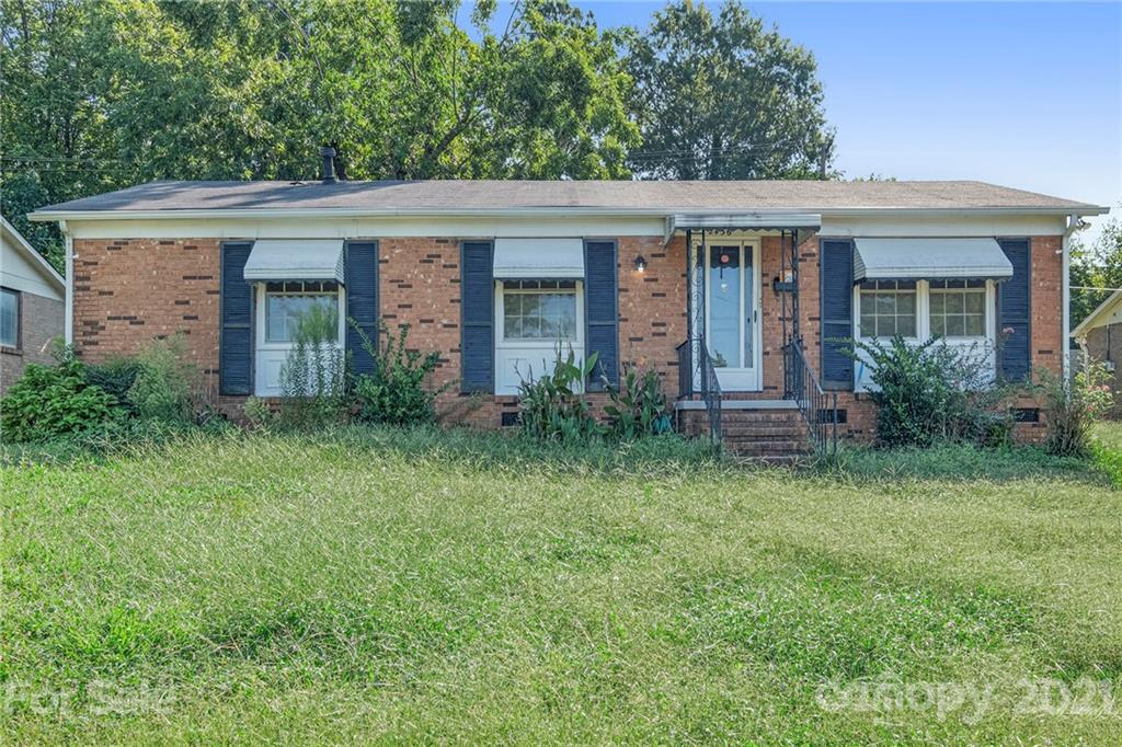 2436 Senior Drive Charlotte NC 28216