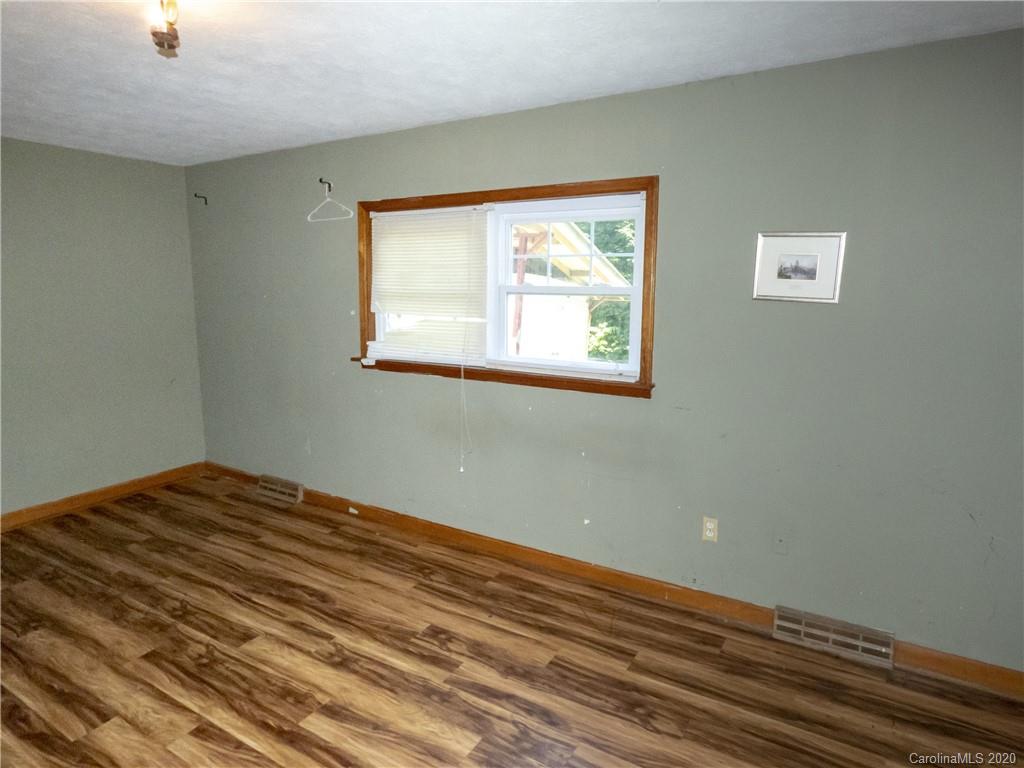 28 Oteen Park Place Asheville NC 28805