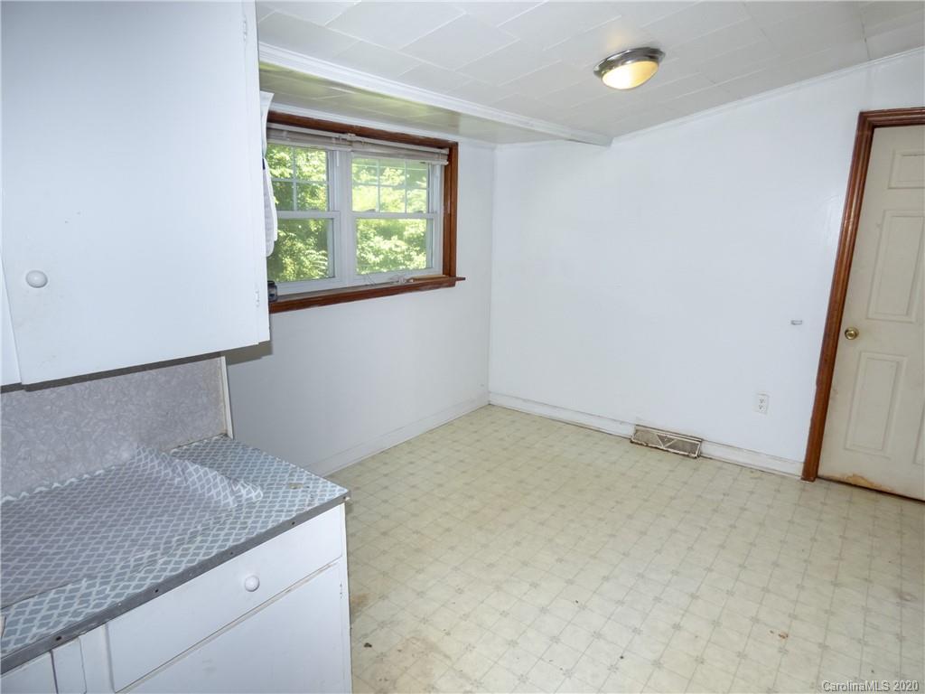 28 Oteen Park Place Asheville NC 28805