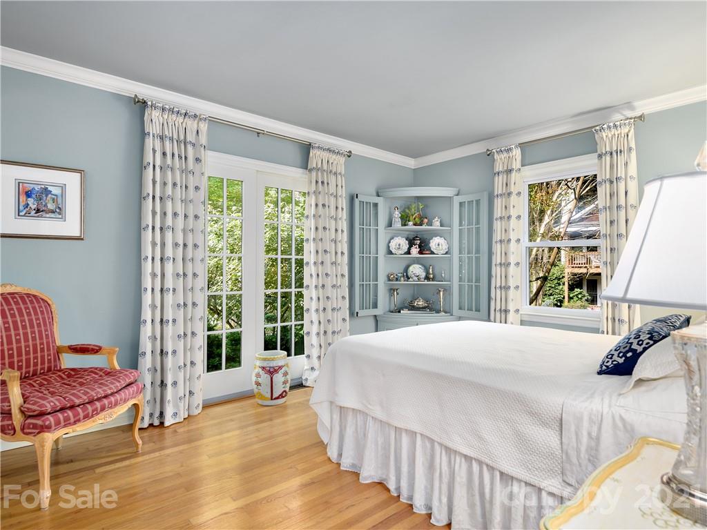 327 Pearson Drive Asheville NC 28801