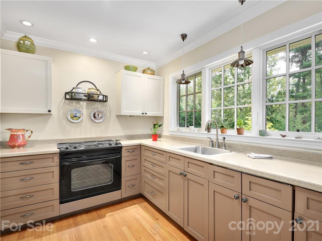 327 Pearson Drive Asheville NC 28801