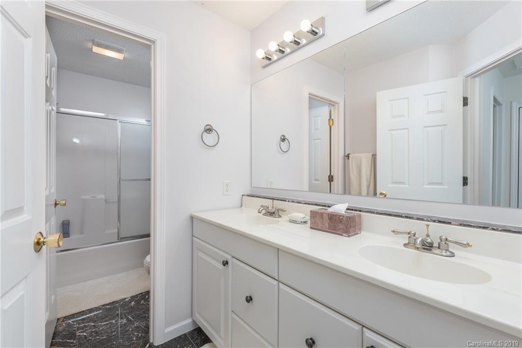 32 Dalya Road Swannanoa NC 28778
