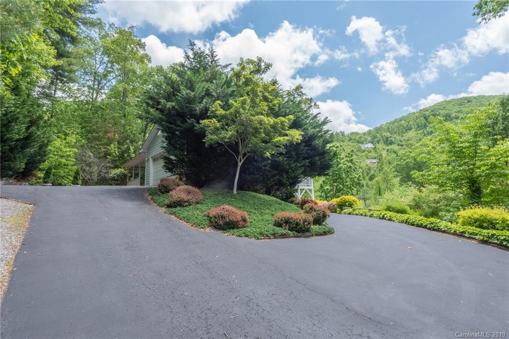 32 Dalya Road Swannanoa NC 28778