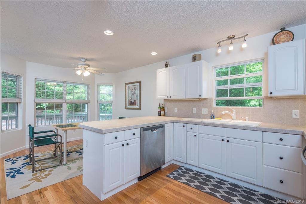 32 Dalya Road Swannanoa NC 28778