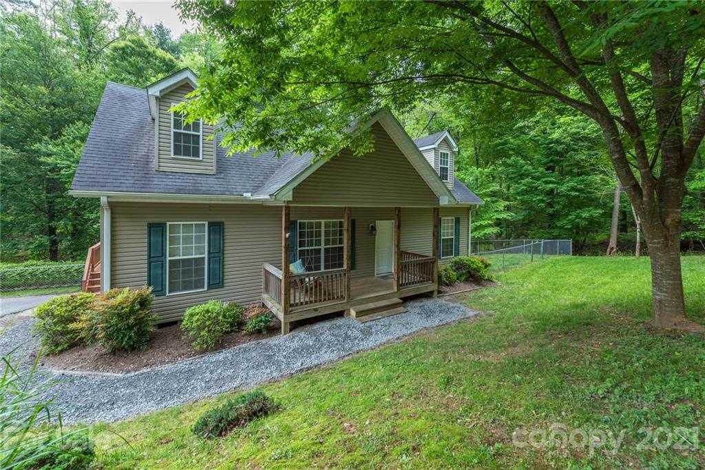 34 Grove Garden Avenue Candler NC 28715