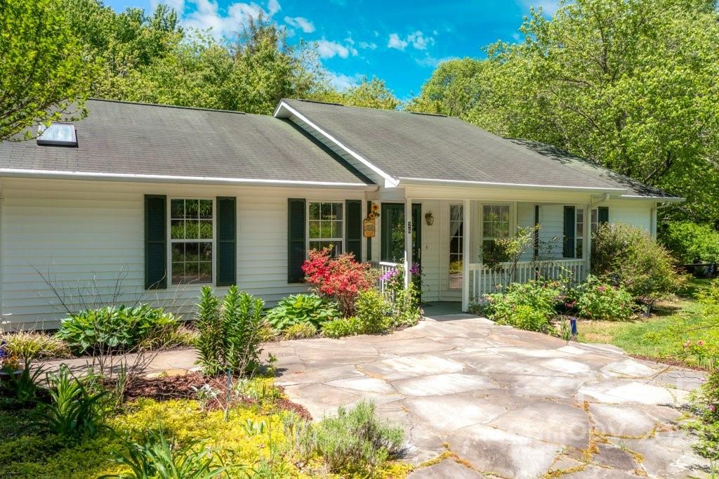26 Maplewood Drive Swannanoa NC 28778