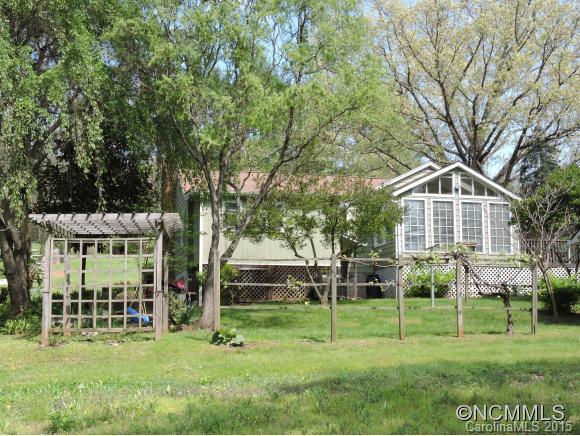 310 Luther Road Candler NC 28715