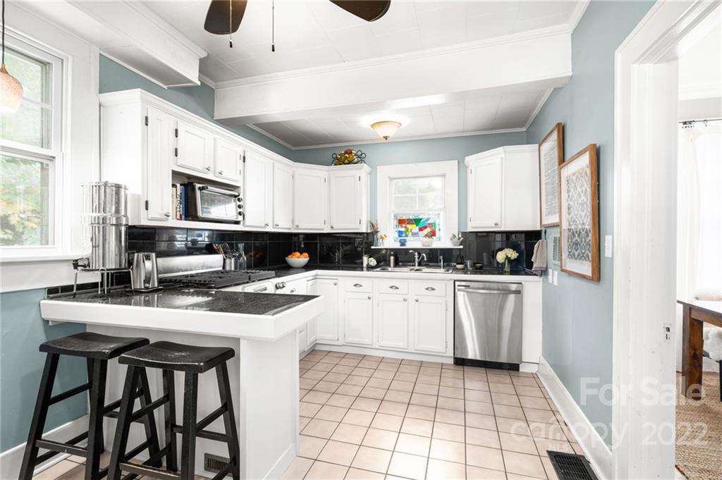 3 Clairmont Avenue Asheville NC 28804