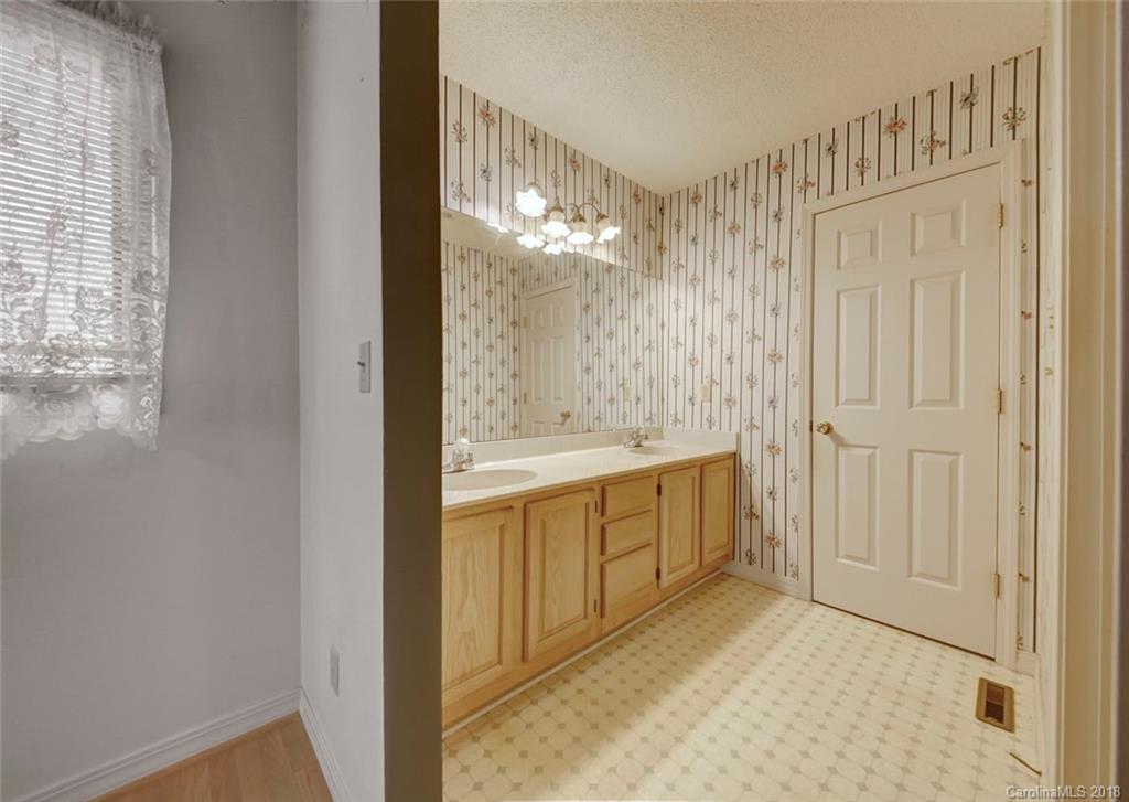 19 Wilkie Way Fletcher NC 28732