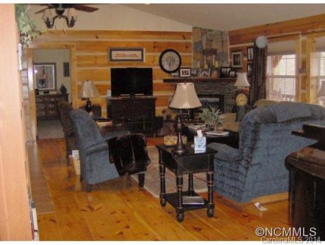 909 Ayers Mountain Road Green Mountain NC 28740