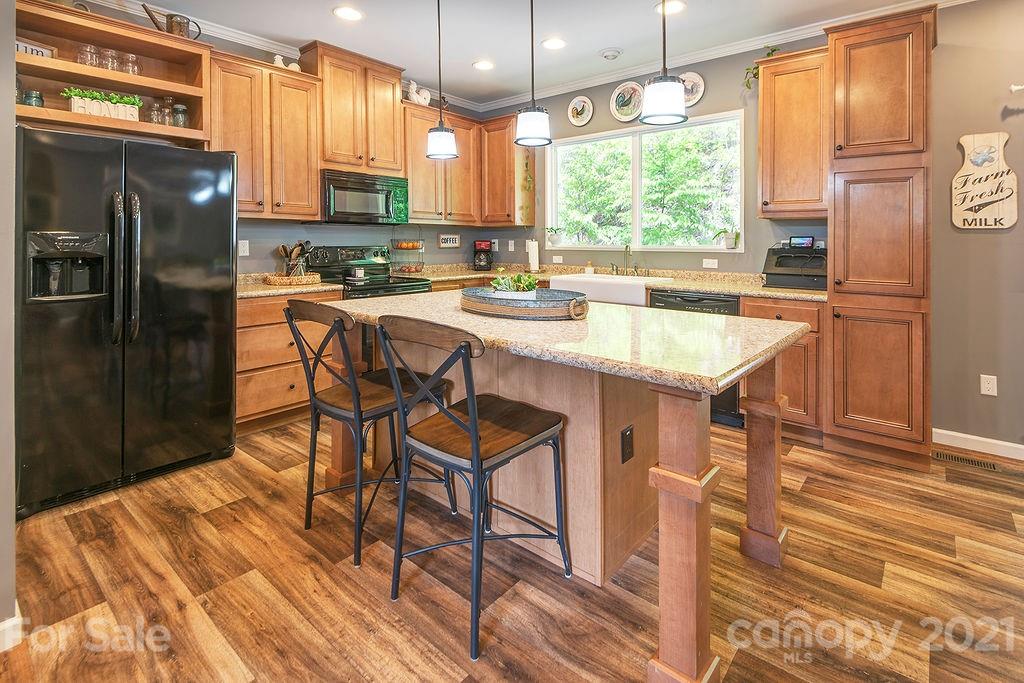 30 Boxturtle Road Candler NC 28715
