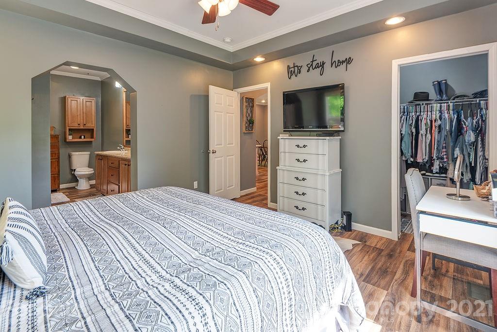 30 Boxturtle Road Candler NC 28715