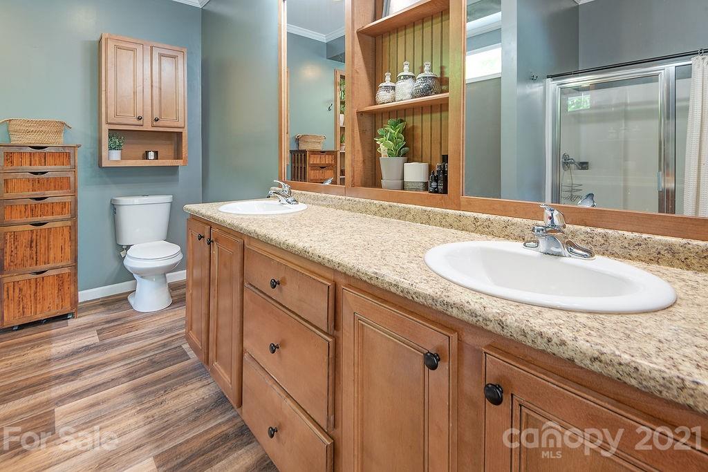 30 Boxturtle Road Candler NC 28715
