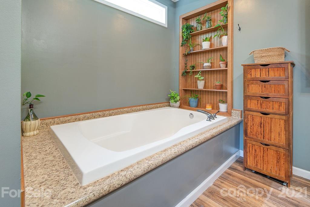 30 Boxturtle Road Candler NC 28715