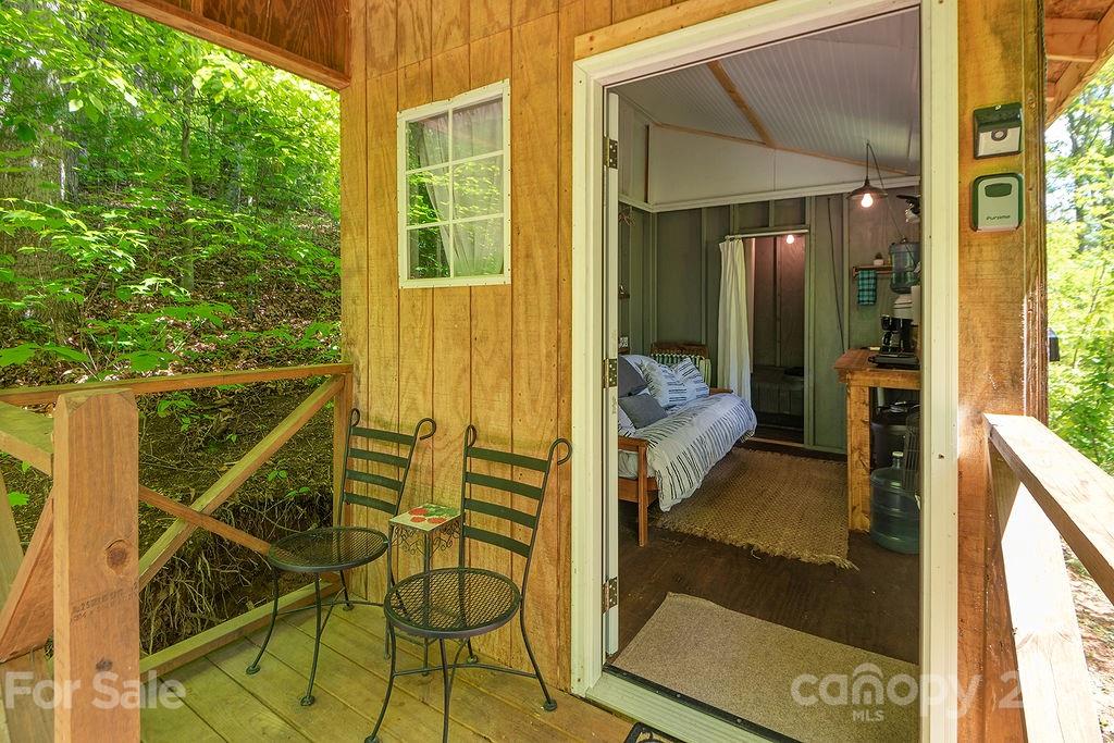 30 Boxturtle Road Candler NC 28715