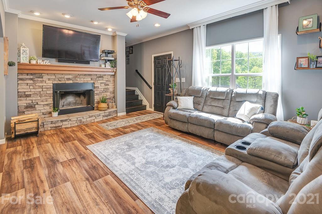 30 Boxturtle Road Candler NC 28715