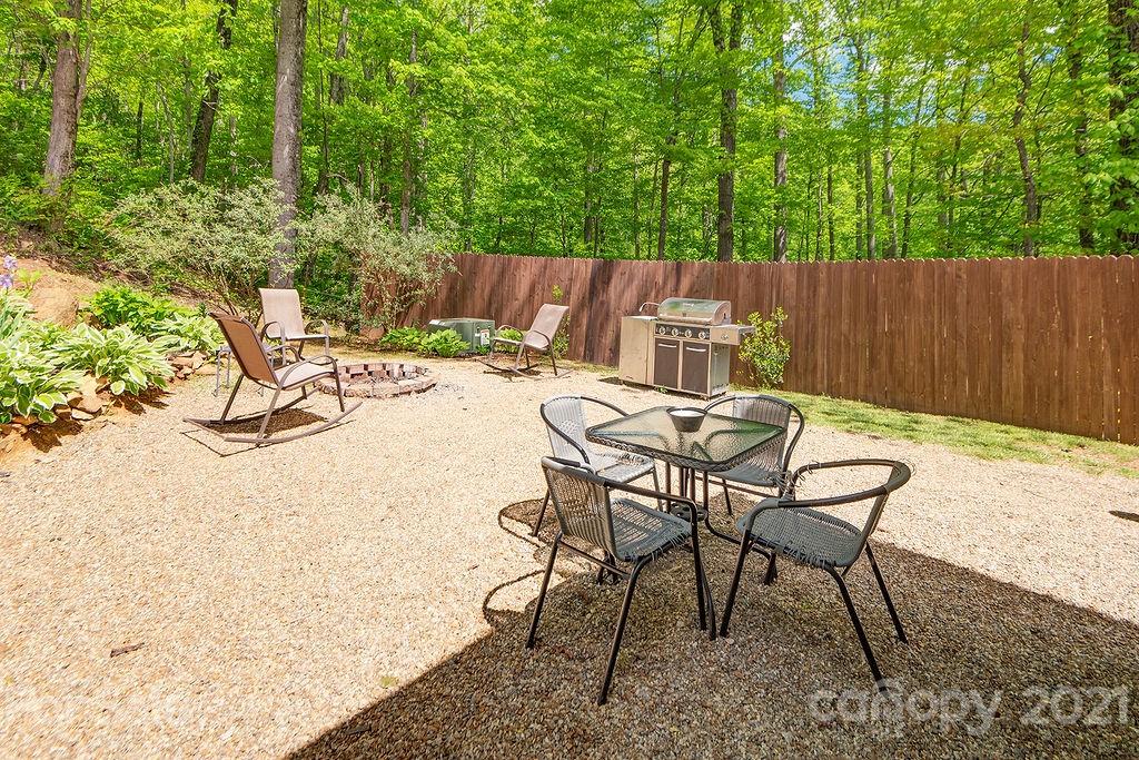 30 Boxturtle Road Candler NC 28715