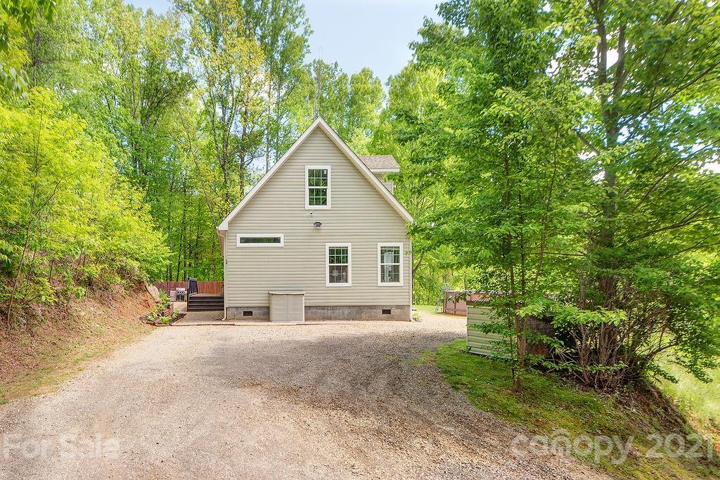 30 Boxturtle Road Candler NC 28715