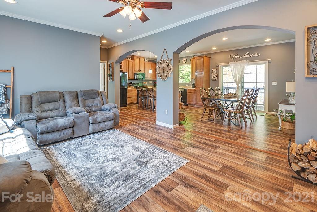 30 Boxturtle Road Candler NC 28715