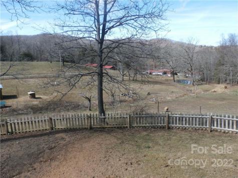 1096 Dale Road Spruce Pine NC 28777