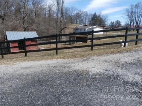 1096 Dale Road Spruce Pine NC 28777