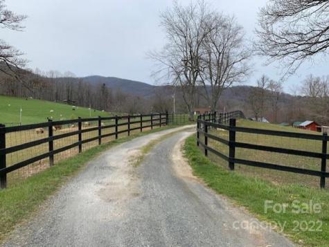 1096 Dale Road Spruce Pine NC 28777