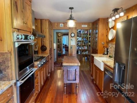 1096 Dale Road Spruce Pine NC 28777