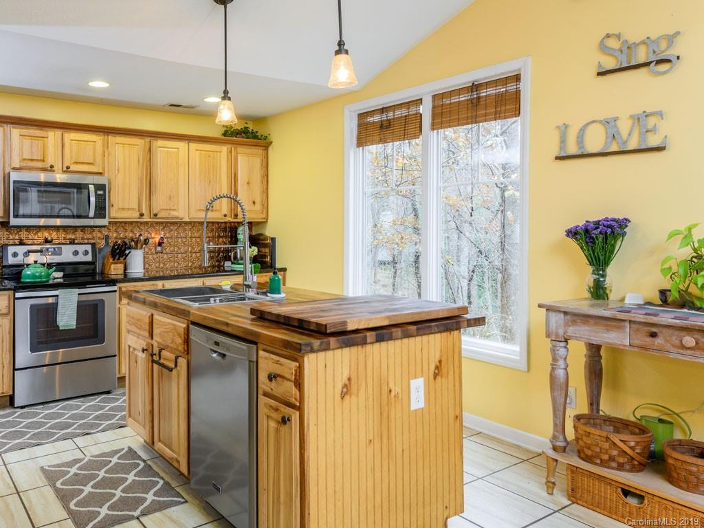 22 Nicola Drive Candler NC 28715