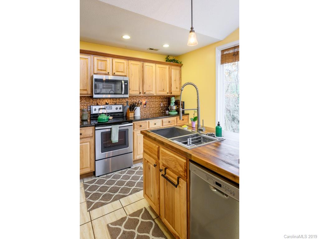 22 Nicola Drive Candler NC 28715