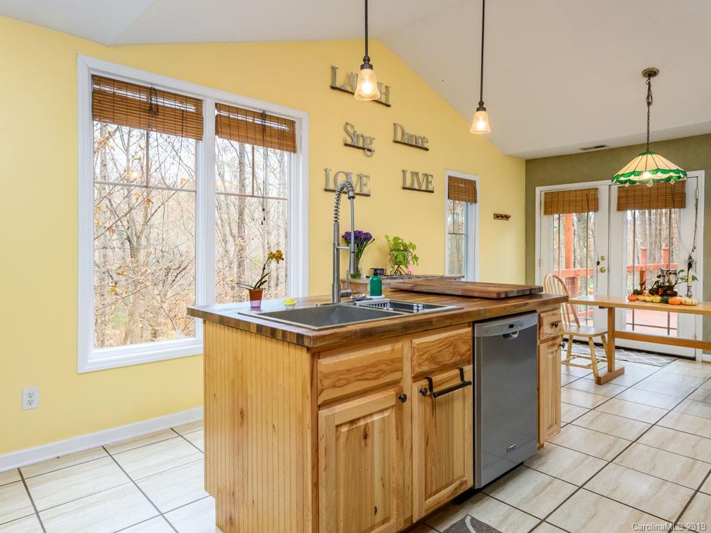 22 Nicola Drive Candler NC 28715