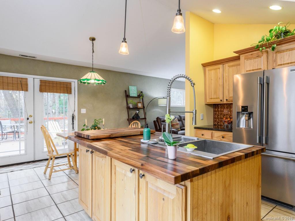 22 Nicola Drive Candler NC 28715