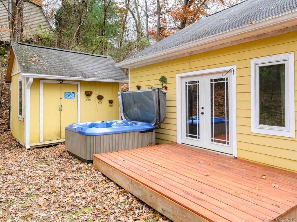 22 Nicola Drive Candler NC 28715