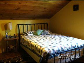 14 Canyon Cove Candler NC 28715