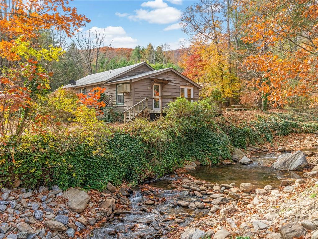690 Upper Browns Creek Road Burnsville NC 28714